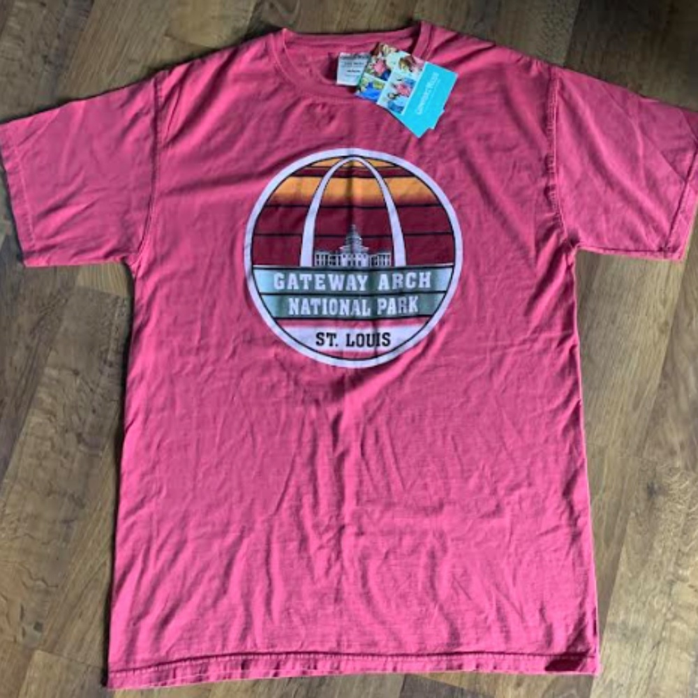 🆕 Gateway Arch Tee